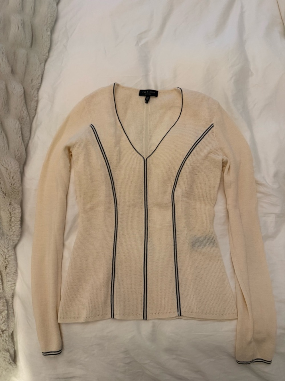 rag & bone Cream V-Neck Sweater with Navy Trim
